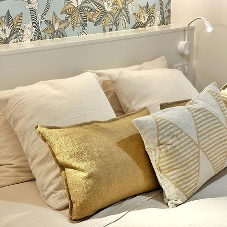 La Maison Cavet 5 Appartements De Standing Au Coeur Du Village 滨海萨纳里 外观 照片