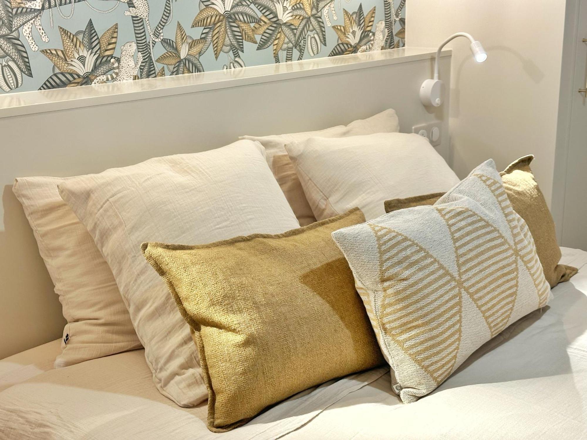 La Maison Cavet 5 Appartements De Standing Au Coeur Du Village 滨海萨纳里 外观 照片