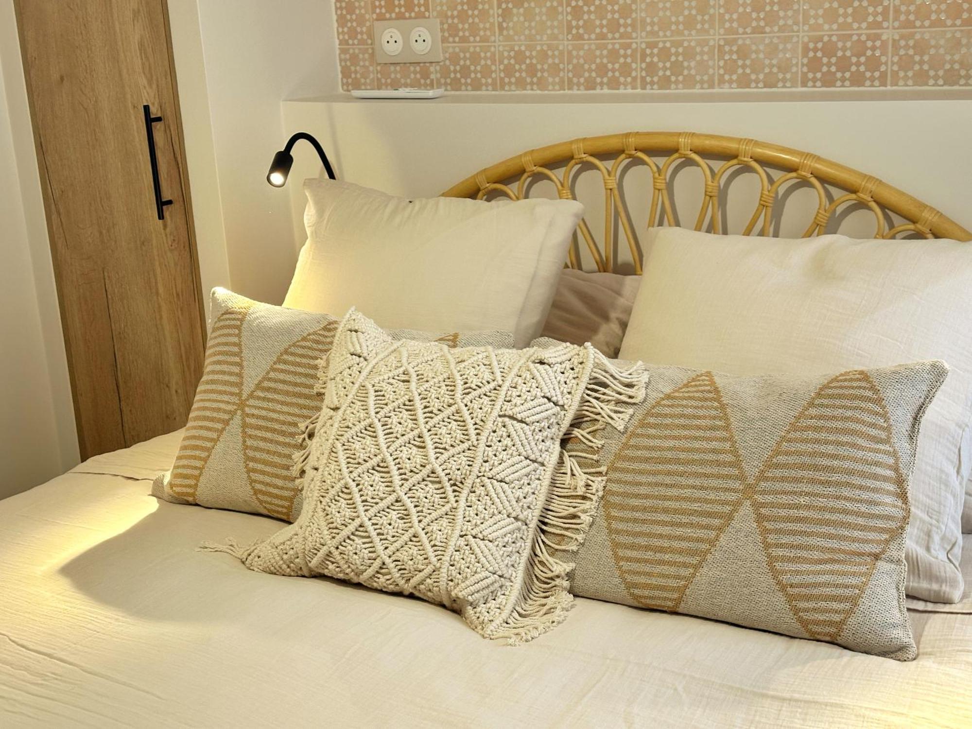 La Maison Cavet 5 Appartements De Standing Au Coeur Du Village 滨海萨纳里 外观 照片